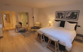 Grand Place Apartments 4
